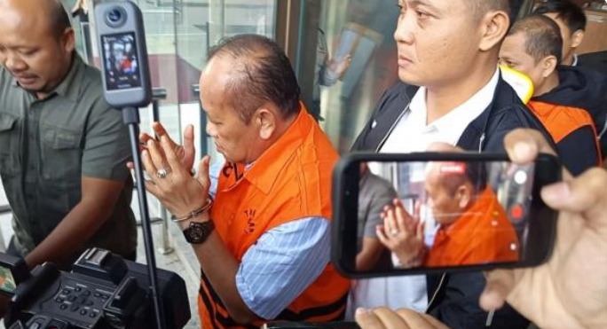 OTT Imigrasi Jakarta Barat, Eks Plt Dirjen hingga Kakanwil Jabar Masuk Mobil Tahanan KPK