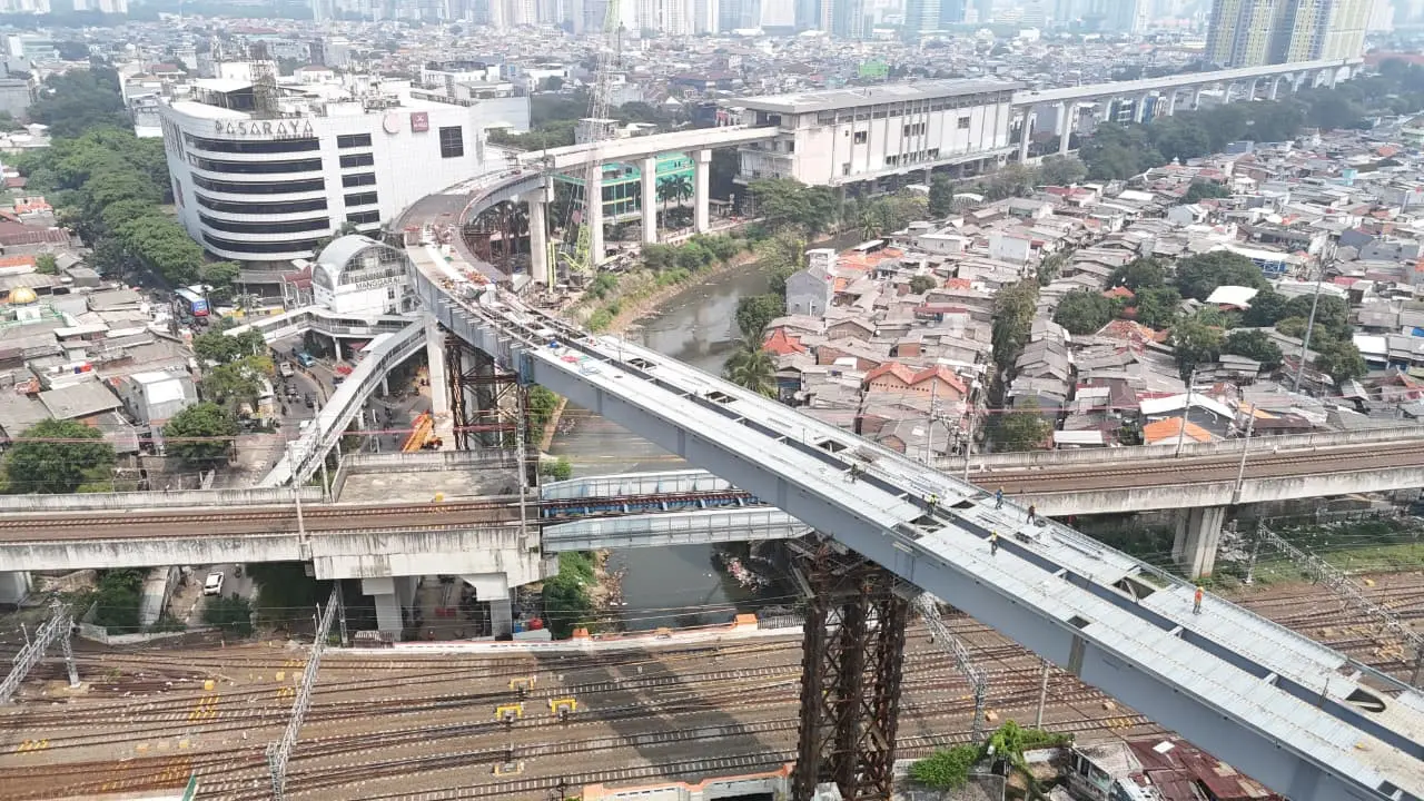 Pemasangan Girder Rampung 100 Persen, LRT Velodrome-Manggarai Siap Beroperasi Agustus 2026