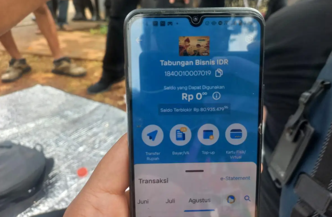 Bank Mandiri Dikecam Masyarakat Sipil Akibat Pemblokiran Rekening Demonstran Supriyono