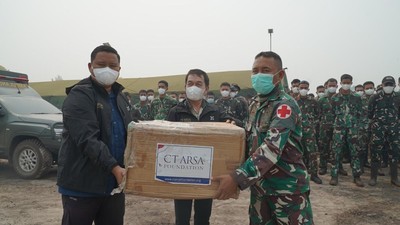 Bantu Satgas Karhutla, CTARSA Foundation Salurkan 8.000 Masker